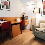 Downtown Boutique House - Ca Domus Collection 4* Rom